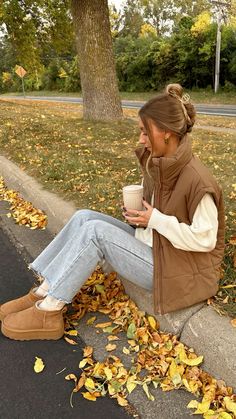 Casual fall outfit, cozy fall outfit, casual outfit idea, early fall outfit, cozy vest outfit, ugg platform outfit, trendy fall outfit, neutral fall outfit Fall Outfit Dressy Casual, Cute Fall Outfits Uggs, Thanksgiving Break Outfits, Outfits With Tan Boots Ankle, Thanksgiving Flannel Outfit, Apple Farm Outfit, Vest Fall Outfits For Women, Savannah Fall Outfits, Fuzzy Vest Outfits For Women