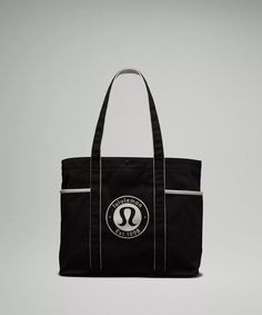 For perfect Workout 💪 Lululemon Bags, Picnic Essentials, Gym Tote, Black And White Canvas, Black Tote, Cute Bags, White Opal, Black Tote Bag, Canvas Tote Bag