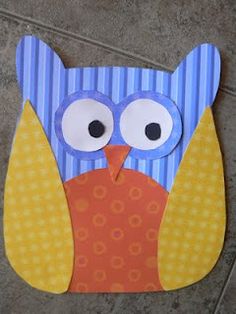 an owl made out of paper with the words look who's in first grade