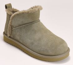 Ultra Mini yet mighty cute -- and comfy! These cozy-lined, ankle-height suede boots supply the laidback-cool vibes, you supply the plans (or no plans at all). From Koolaburra by UGG. Ultra Mini Boots, Mini Boots, Koolaburra By Ugg, Suede Boots, Medium Size, Fashion Shoes, Faux Fur, Shoe Boots, Leather Upper