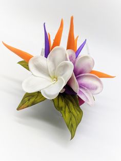 Tropical Flower Hair Clip, Bridal Hair Comb, Bird of Paradise, Silk Hair Flower, Beach Wedding, Custom Wedding Headpiece, Tropical Flowers - Etsy Flower Beach Wedding, Flores Plumeria, Beach Bridal Hair, Hell Lila, Hawaiian Crafts, Paradise Flowers, Decorative Hair Combs, Hawaiian Plumeria, Bridal Hair Clip