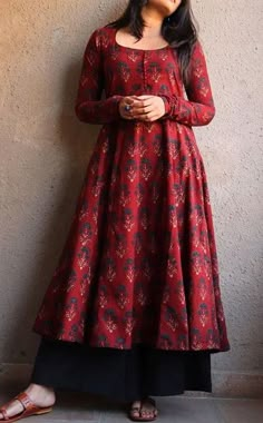 Long Kurta Designs, Printed Kurti Designs, Indian Kurti Designs, Long Gown Design, Long Kurta, Simple Kurta Designs, Designer Kurti Patterns, Simple Kurti Designs, Kurti Designs Latest