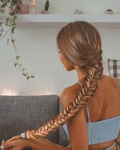 Stylish Hairstyles for Every Occasion Fishtail Braids, Hey Beautiful, Fishtail Braid, Cool Braid Hairstyles, Half Up Hair, Box Braids Hairstyles, Fish Tail Braid, Long Hair Cuts, Make Up Bag