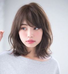 Pretty Hair Cuts, Layered Haircuts For Medium Hair, Short Brown Hair, Hair Inspiration Short, Haircut Inspiration, Japanese Hairstyle, Hair Stylies, Haircuts For Medium Hair, Short Hair With Bangs