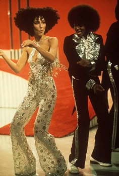 an image of michael jackson and michael jackson performing on the television show'dancing with the stars