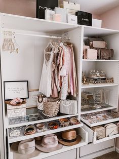 an organized closet with hats, purses and other items