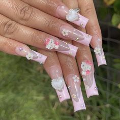 Nails Designs With Bows Hello Kitty Hello Kitty Acrylic Nails, Marvel Nails, Paznokcie Hello Kitty, Quinceanera Nails, Kitty Theme, Kitty Nails, Natural Nail Art, Hello Kitty Nails