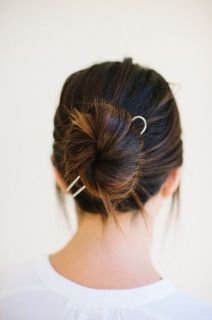 CA makes silver bun pin Easy Updo Hairstyles, Silver Hair Pin, Undercut Hairstyles, Trending Hairstyles, Hair Pin, Up Girl, How To Make Hair, Messy Hairstyles, Santa Barbara