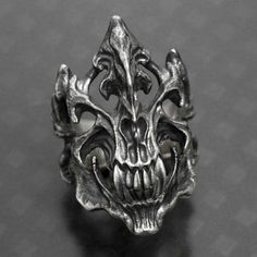 made by Strange Freak Designs SFD-R-086 creature skull demon monster silver ring made in JAPAN if you want other ring gauge please contact us. Cool Ring Designs Men, Gothic Jewelry For Men, Gothic Jewelry Men, Men’s Jewellery, Monster Jewelry, Demon Ring, Skull Demon, Demon Monster, Goth Ring