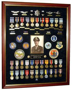 Awards Display, Diy Shadow Box Ideas, Military Retirement Parties, Retirement Ceremony, Military Shadow Box, Patches Display