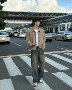 Japan Streetwear Aesthetic, Korean Winter Outfit Men, Fall Outfits Asian, Asian Men Outfit, Asian Men Style, Outfit Ideas Men Korean, Asian Street Fashion Men, Korean Street Fashion Mens, Japanese Fashion Casual