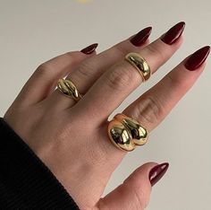 Gold Statement Jewelry, Dope Jewelry Accessories, Jewelry Product Shots, Rings Aesthetic, Aesthetic Accessories, Luxe Jewelry, Dope Jewelry, Classy Jewelry, Jewelry Essentials