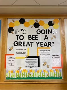 a bulletin board that says it's going to bee a great year