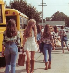 The 1970s Aesthetic, 70s Vacation Aesthetic, 80s Photo Aesthetic, 70s California Aesthetic Fashion, High School In The 70s, Paris In The 70s, 1977 Fashion High School, 70s High School Fashion, 1970s Teen Fashion