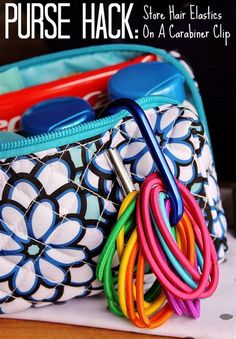 Purse Must Haves, Mom Purses, What's In My Purse, School Bag Essentials, Purse Essentials, Summer Purses, Carry On Bag Essentials