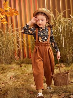 Stylish Children, Suspenders Outfit, Kids Fall Outfits, Illustration Collage, Clever Tattoos, Toddler Fall, Suspender Pants, Girls Fall Outfits, Fall Clothes