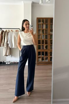 Corporate Work Wear Women, Summer Business Looks Women, Business Professional Outfits Shoes, Navy Slacks Outfit Women Work Attire, Summer Work Outfits Formal, Basic Corporate Outfits, Slacks Summer Outfit, Slacks Formal Outfit, Styling Tailored Pants