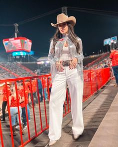 Cowboy Boots Winter Outfit, Cowboy Boots Winter, Cute Rodeo Outfits, Cowboy Boots Outfit Winter, Boots Winter Outfit, Winter Boots Outfits, Nashville Style