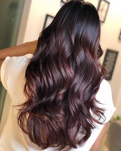 Burgundy Hair Colors, Dark Burgundy Hair Color, Short Burgundy Hair, Burgundy Brown Hair, Dark Burgundy Hair, Burgundy Hair Dye, Burgundy Balayage, Maroon Hair