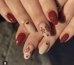 Season Transition Nails, Tan Christmas Nails, Holiday Nails Winter Christmas Simple, Christmas Nails Acrylic Short, Christmas Nails Easy, Festival Nails