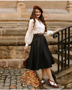 Rainy Skirt Outfit, 40s Fashion 1940s Style, Weird Lighting, Fashion 1940s Style, Tired Face, Academia Aesthetic Outfit, Simple Frock Design, Academia Style