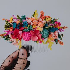 This vibrant, colorful floral hair comb is a statement piece for boho brides, bridesmaids, or anyone looking to add a pop of color to their look. Featuring an array of preserved and dried flowers in bright, cheerful hues, this hairpiece is perfect for summer weddings, festivals, and special events. The bold mix of pinks, blues, yellows, and greens brings a lively and whimsical touch to any hairstyle, making it a must-have accessory for boho-chic lovers. Size : weith 3 inch x length 4 inch VITAL Bright Summer Wedding, Colorful Floral Wedding, Hair Accessories Summer, Flower Hairpiece, Floral Wedding Hair, Boho Bridal Hair, Floral Hair Combs, Wedding Hair Comb, Summer Weddings