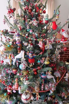 a decorated christmas tree in a living room