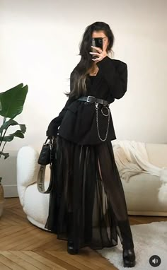 Unusual Style Outfit, Fashion Week Nyc Aesthetic, Witchy Inspired Outfits, Theatre Outfit Aesthetic, Alt Wedding Guest Outfit, Edgy Fashion Grunge, Daring Outfits, Edgy Glam, Gala Outfit