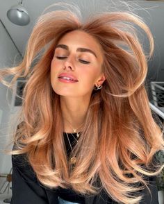 Apricot Crush Hair? Yes, Please! We are Here for This Peachy Hair Look | Fashionisers© - Part 4 Apricot Crush Hair Color, From Copper To Blonde Hair, Peach Hair Colour, Soft Peach Hair, Summer Hair Colour 2024, Peachy Copper Hair, Light Cowboy Copper Hair, Golden Peach Hair, Copper Peach Blonde Hair