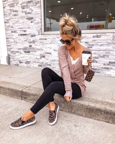 Korean Outfits Ideas, Workout Outfits For Women, Yoga Outfits, Winter Dress Outfits, Trendy Fall Outfits, Athleisure Outfits, Yoga Shorts, Outfits Ideas, Classy Outfits