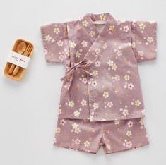 Baby will look fashionable in this soft and comfortable kids kimono set. Featuring short sleeves and a wrap-around style at the front with a beautiful color design. It comes with matching shorts. This kids kimono set makes a great everyday outfit. Material: Cotton Japanese Baby Clothes, Traditional Baby Dresses, Kids Kimono, Asian Baby, Japanese Baby, Kimono Set, Japanese Kids, Baby Kimono, Japanese Home