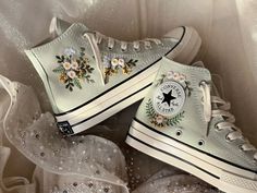 Boty Converse, Converse Floral, Converse Embroidery, Floral Converse, Cute Converse Shoes, Bridal Converse, Embroidered Converse, Cute Converse, Converse Custom