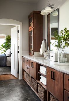 the bathroom is clean and ready to be used as a guest room or family room