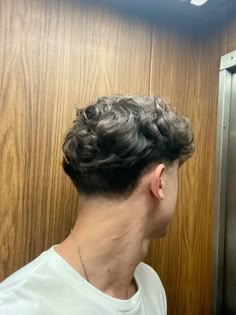 Harry Jowsey Haircut, Textured Fringe Men Low Taper Fade, Medium Curly Hair Men Mid Length, Haircut For Men Middle Part, Mullet Backside, Men Low Taper, Guys Perm, Messy Flow Hairstyle Men, Wavy Hair Cuts Men