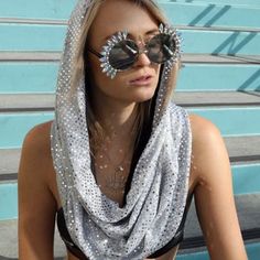 Alien Festival Outfit, Alien Rave Outfit, Burning Man Fashion Woman, Space Rave, Alien Cosplay, Rave Scene, Alien Party, Rain Outfit, Alien Costume