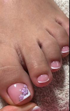 Light Pink Pedicure Toenails, Ideas De Pedicure, Pedicure Francesa, Pedicure Rosa, Toe Nails Designs, Picasso Nails, Acrylic Nails Yellow, Beginner Nail Designs, Home Pedicure