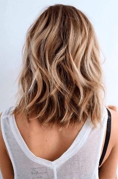 Perfect Beachy Waves Hair | 8 Best Methods for Pretty Curls That Last All Day Hairstyles For Shoulder Length, Beachy Waves Hair, Easy Hairdos, Haircut Types, Shoulder Hair, Natural Wavy Hair, Midlength Haircuts, Shoulder Length Hair Cuts, Easy Hair