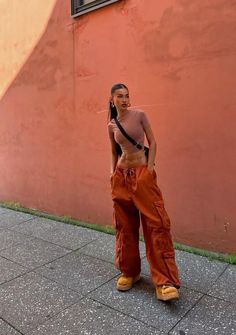 Desert Outfit, Street Wear Aesthetic, Lesbian Outfits, Looks Jeans, Island Outfit, Earthy Outfits, Orange Outfit, Outfits Streetwear, Basic Outfits