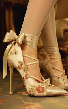 Dr Shoes, Heels Classy, Fancy Shoes, Girly Shoes, Aesthetic Shoes, Mode Inspo