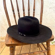 This Hat Is Beautiful, Comfortable And Classic. My Uncle Left It To Me A Couple Years Ago But Its Just Not My Style Unfortunately. Not Perfect, Sat Around For A Decade Or Two Getting Dusty But Only Worn A Couple Times. Lining Is Detached For About Half Of The Circumference Of The Inner Band. Couple Spots That Didnt Come Out With A Brush, Would Be Easy To Remove But Im Not That Familiar With Felt And Didnt Want To Mess With It. Band Couple, My Uncle, Couple Time, Not Perfect, Rodeo, Accessories Hats, Mens Accessories, Felt, Size 7