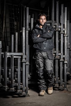 chaussures de sécurités, baskets de sécurités Men's Workwear, Techwear Fashion, Bear Grylls, Floating City, Construction Workers, Work Uniforms