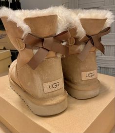 Uggs Mini, Ugg Boots With Bows, Boots Uggs, Ugh Boots, Best Winter Boots, Mini Baileys