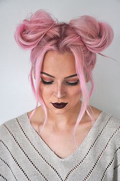 Space Buns Hair, Two Buns Hairstyle, Cute Bun Hairstyles, Space Buns, Hair Bun Tutorial, Bun Tutorial, Boring Hair, Gym Leaders, Grunge Hair