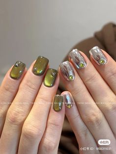 Japanese Nail Inspiration, Japanese Nail Trends 2023, Green Nails 2024, Maximalist Short Nails, Gold Maximalist Nails, Art Deco Nails, Grunge Nails