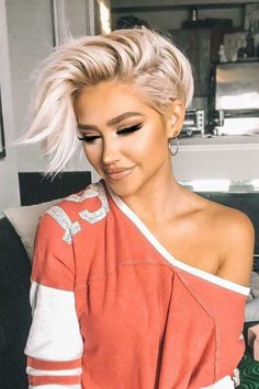 Blonde Pixie Haircut, Edgy Short Hair, Edgy Hair, Penteado Cabelo Curto, Short Hairstyle, Short Hair Haircuts, Short Hair Styles Pixie, Pixie Hairstyles, Short Hair Cuts For Women