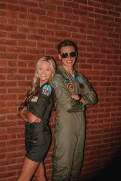 Topgun Couples Costume, Couples Dynamic Duo Costume, Couple Costumes For Halloween Aesthetic, Air Force Costume, Pilot Halloween, Halloween Couples Costume, Halloween Costumes Pictures, Abc Party Costumes