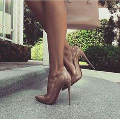 Nude High Heels, Beautiful High Heels, Fabulous Shoes, Nude Heels, High Heel Boots, Cute Shoes, Nice Shoes, High Heel Shoes