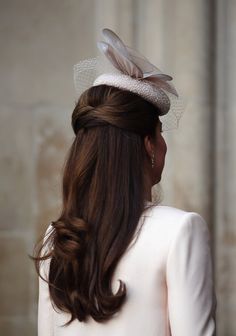 60th anniversary queen coronation Kate pulled | Kate Middleton Nails Wedding-Guest Beauty Style | POPSUGAR Beauty Photo 15 Bridal Hair Half Up, Kate Middleton Hair, Evening Hairstyles, Fascinator Hairstyles, Wedding Guest Hairstyles, Half Up Half Down Hair, Half Up Hair, Box Braids Hairstyles, Gorgeous Hair