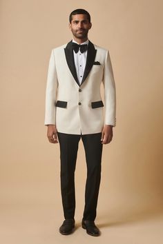 White Collar Full Sleeve Tuxedo Blazer Blazer For Men, Bride And Groom Outfit, Groom Shoes, Tuxedo Blazer, Groom Poses, Indian Groom, Tuxedo For Men