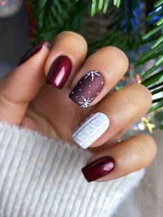 dark red and white Christmas short nails Elegant Winter Nails Classy, Milky Nails, Nagel Tips, Sweater Nails, Short Acrylic Nails Designs